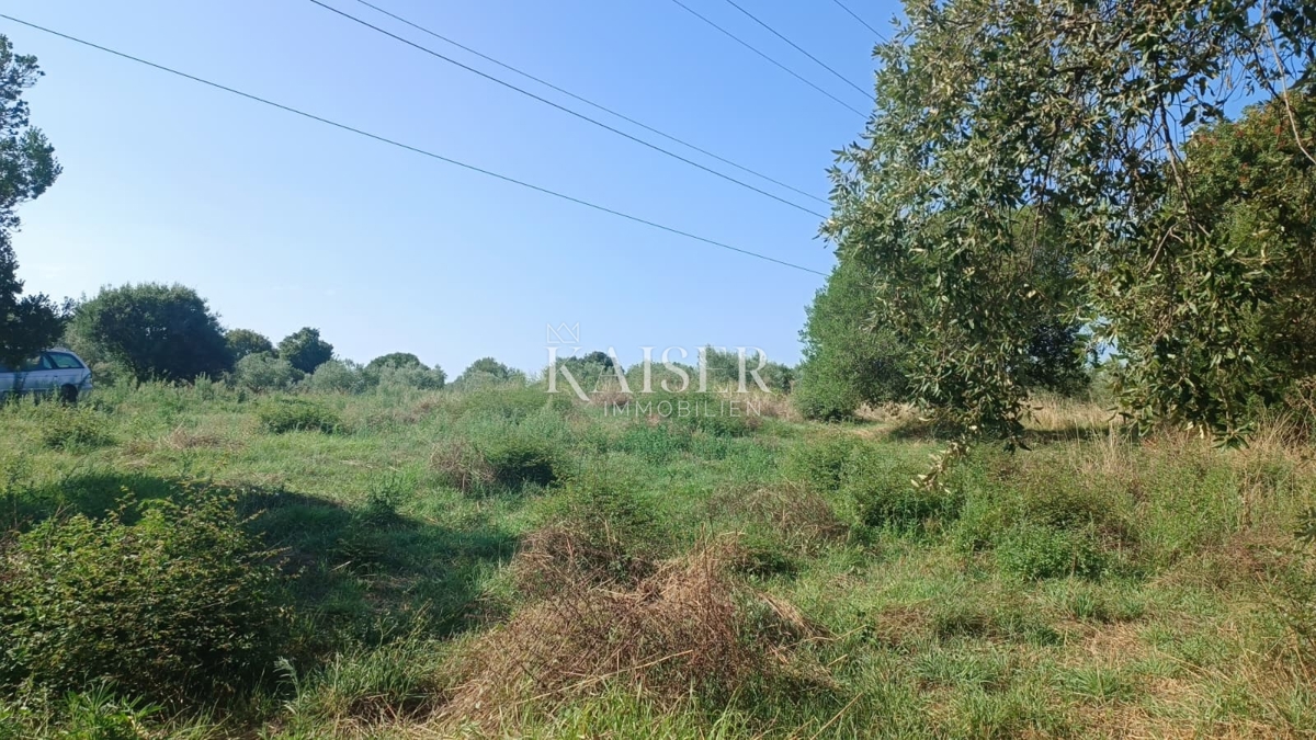 Istria, Pola - terreno edificabile di 540 m2 con progetto in posizione tranquilla
