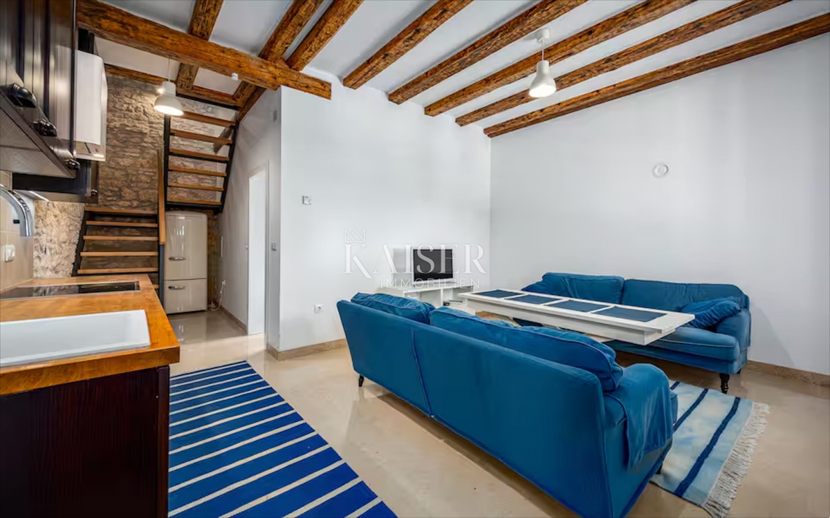 Istria, Labin - opportunità, casa con piscina su un grande terreno e vista mare, 120 m2 