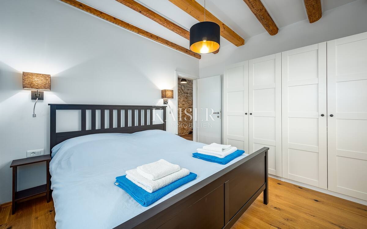 Istria, Labin - opportunità, casa con piscina su un grande terreno e vista mare, 120 m2 