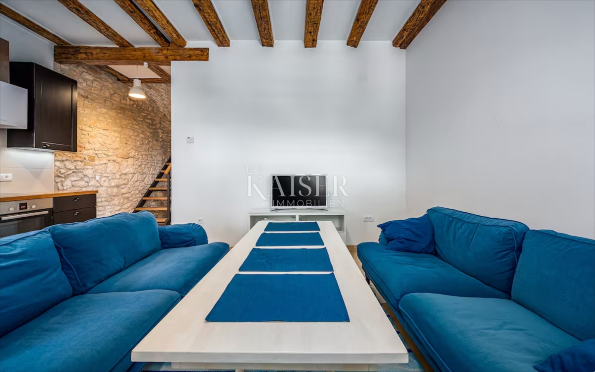 Istria, Labin - opportunità, casa con piscina su un grande terreno e vista mare, 120 m2 