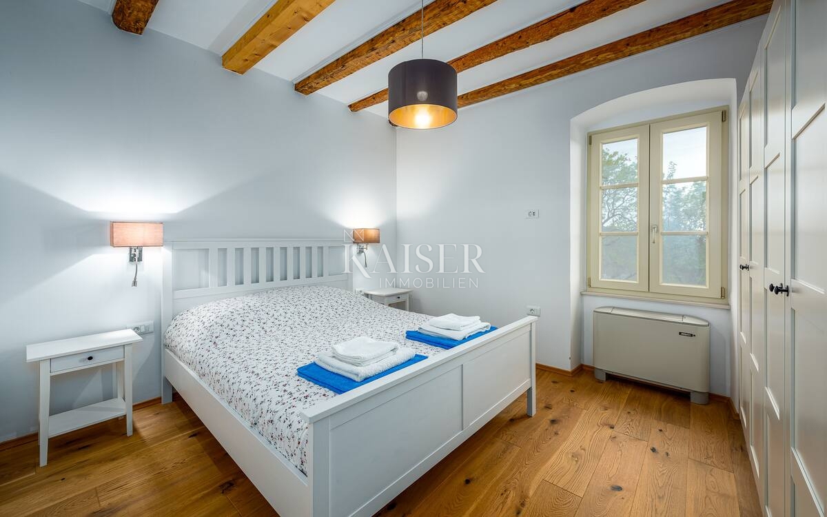 Istria, Labin - opportunità, casa con piscina su un grande terreno e vista mare, 120 m2 