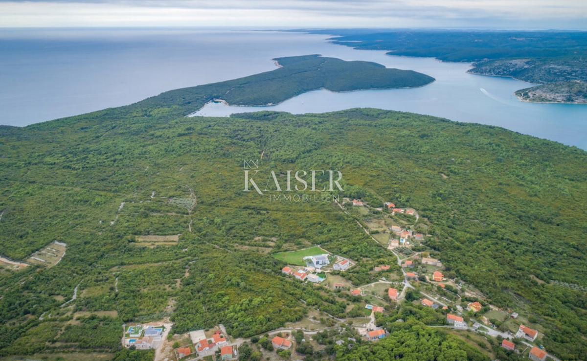 Istria, Labin - opportunità, casa con piscina su un grande terreno e vista mare, 120 m2 