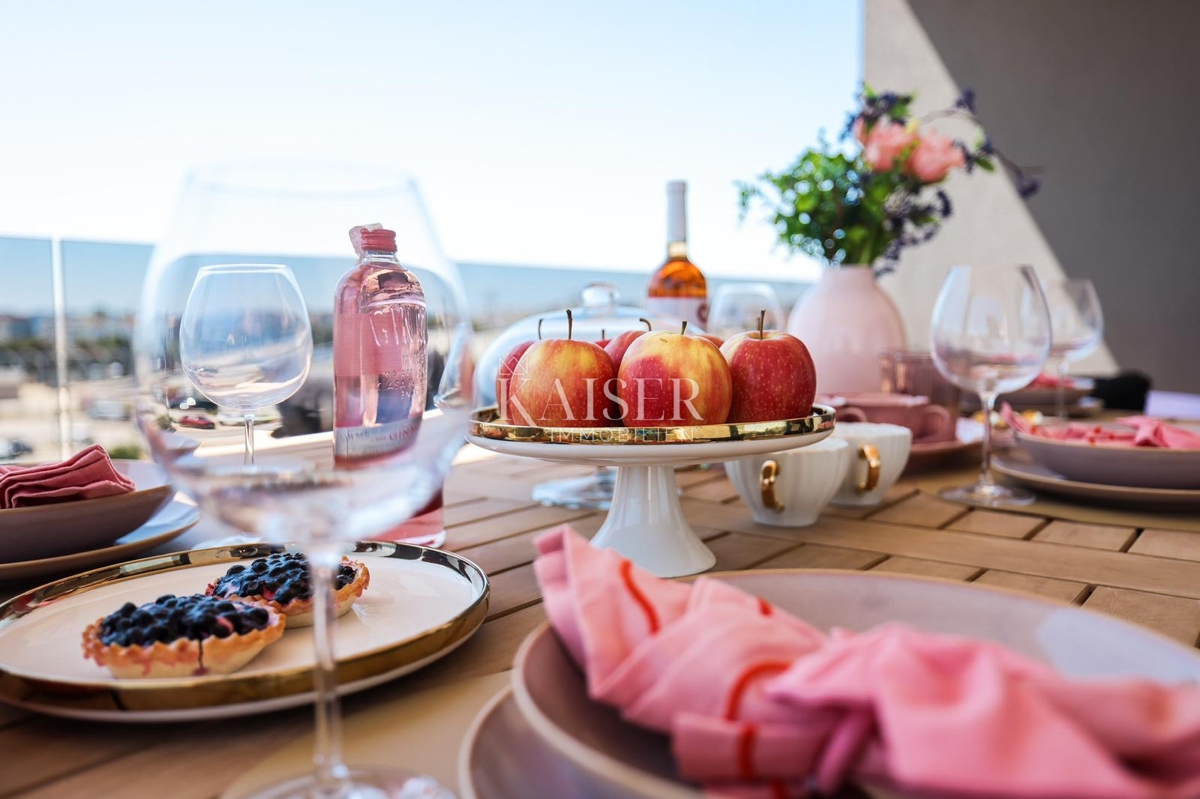 Zara, Višnjik – Attico di lusso in un nuovo edificio con terrazza sul tetto