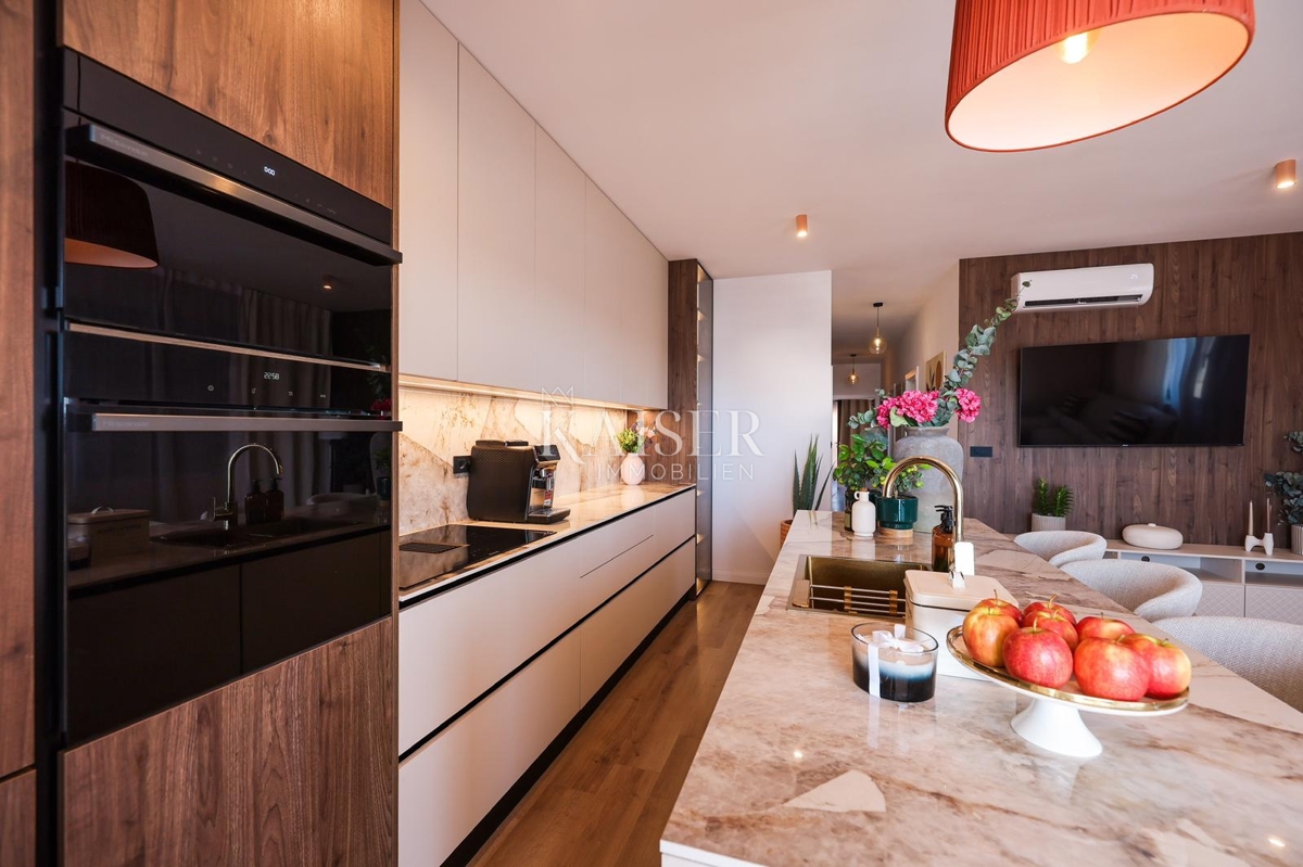 Zara, Višnjik – Attico di lusso in un nuovo edificio con terrazza sul tetto