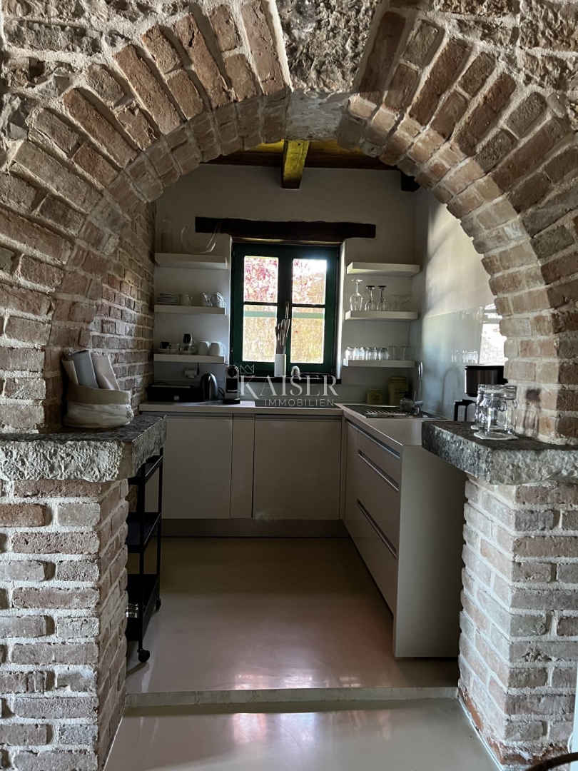 Istria, Tinjan - villa in pietra con piscina