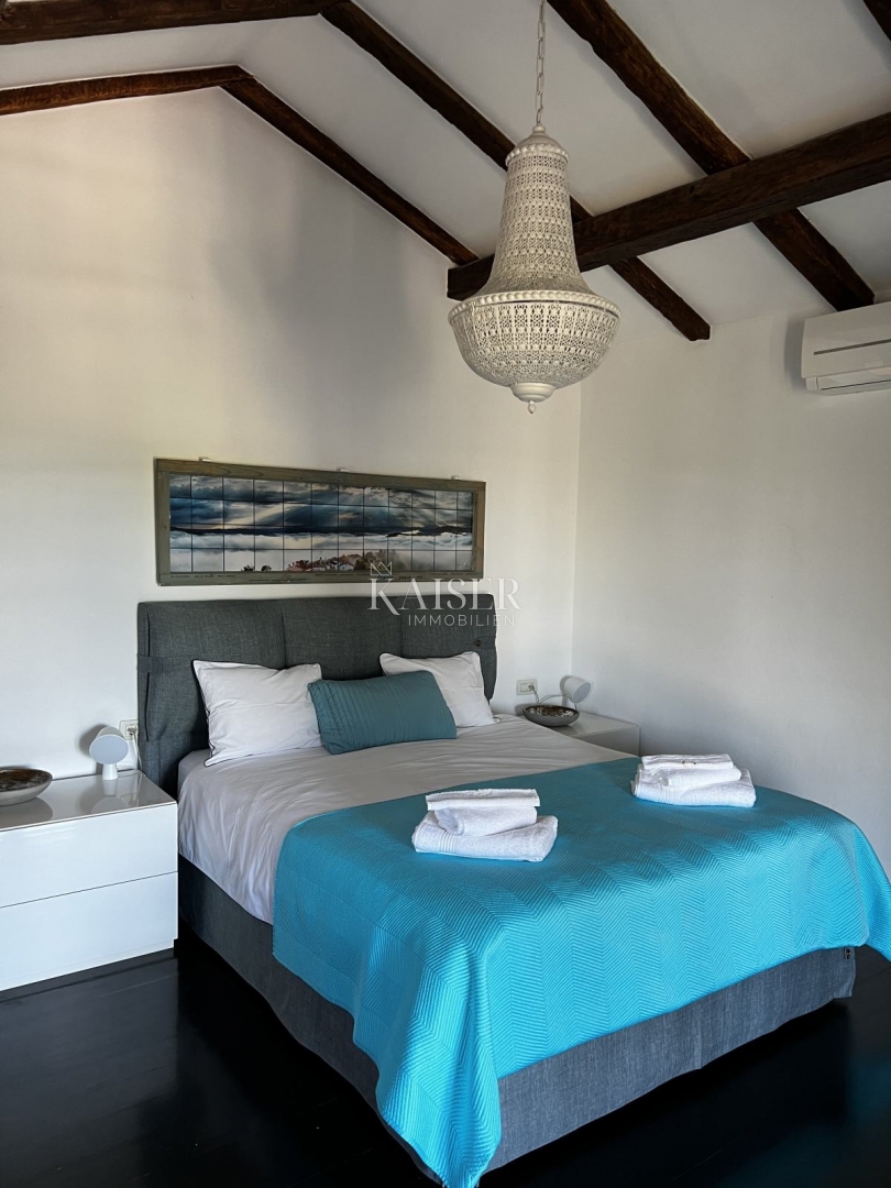 Istria, Tinjan - villa in pietra con piscina