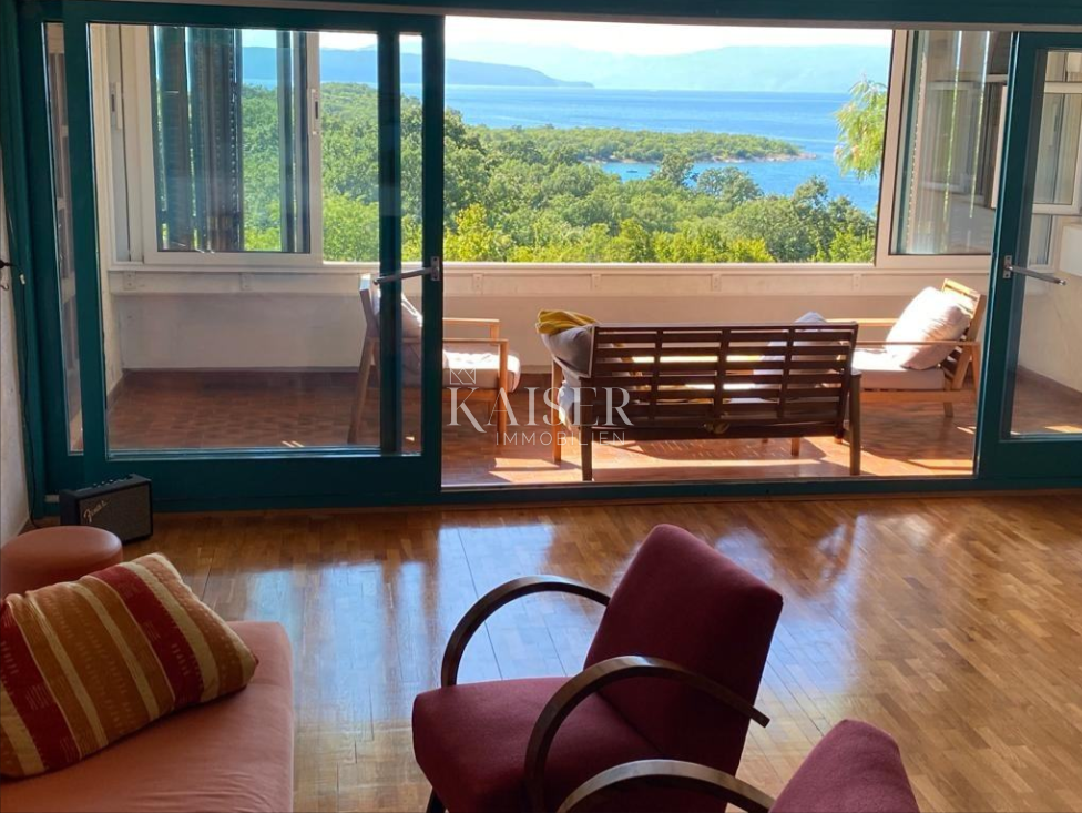 Casa, Njivice, isola di Krk, prima fila al mare