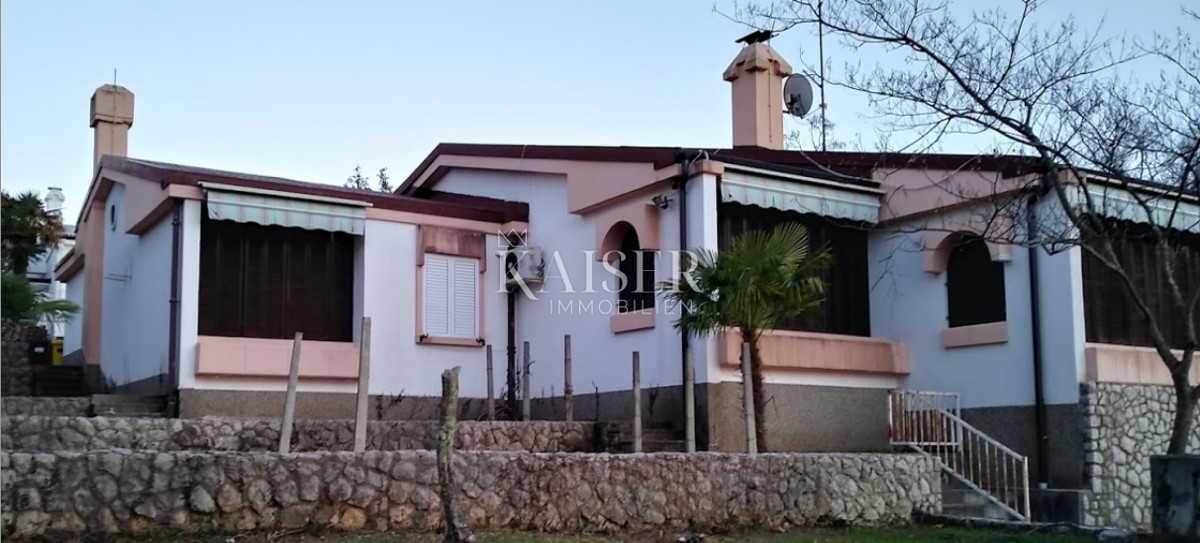 Casa, Njivice, isola di Krk, prima fila al mare