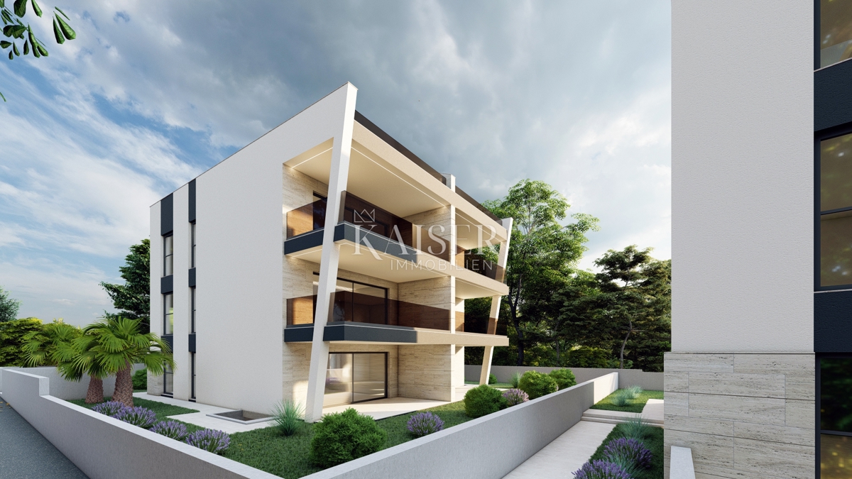 Lussuoso appartamento arredato con 3 camere da letto S2 con ampio giardino privato di 160 m² - 70 m dal mare