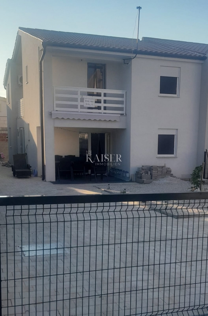 Zara, isola di Vir - Casa con giardino vicino alla spiaggia