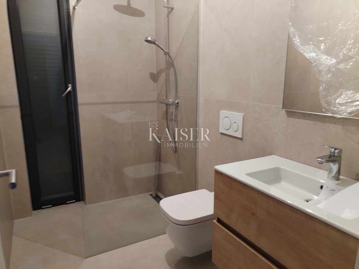 Istria, Umago, moderno appartamento al piano terra