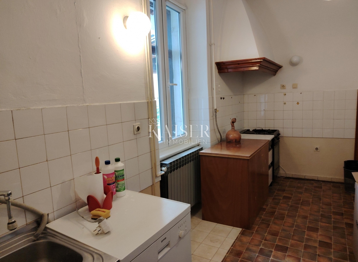 Istria. Pola. Appartamento - appartamento con tre camere da letto 74m2 più mansarda 50m2