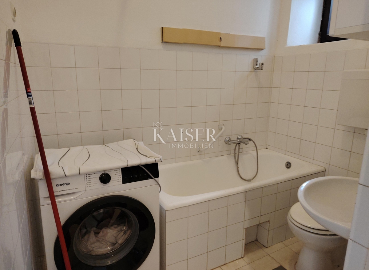 Istria. Pola. Appartamento - appartamento con tre camere da letto 74m2 più mansarda 50m2