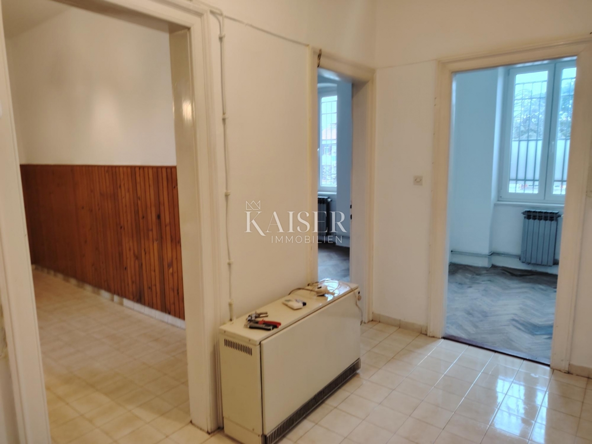 Istria. Pola. Appartamento - appartamento con tre camere da letto 74m2 più mansarda 50m2