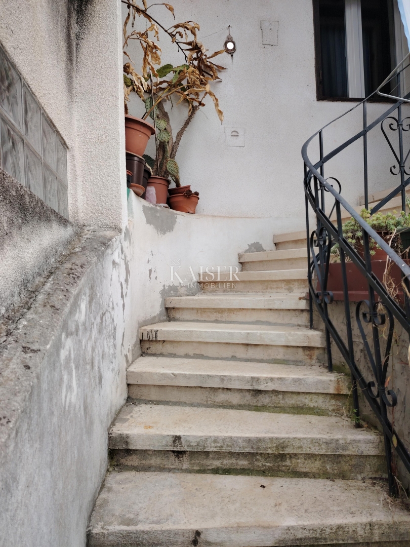 Istria. Pola. Appartamento - appartamento con tre camere da letto 74m2 più mansarda 50m2