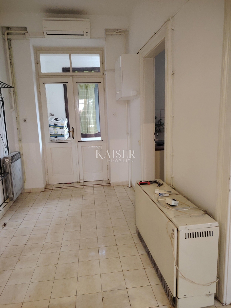 Istria. Pola. Appartamento - appartamento con tre camere da letto 74m2 più mansarda 50m2
