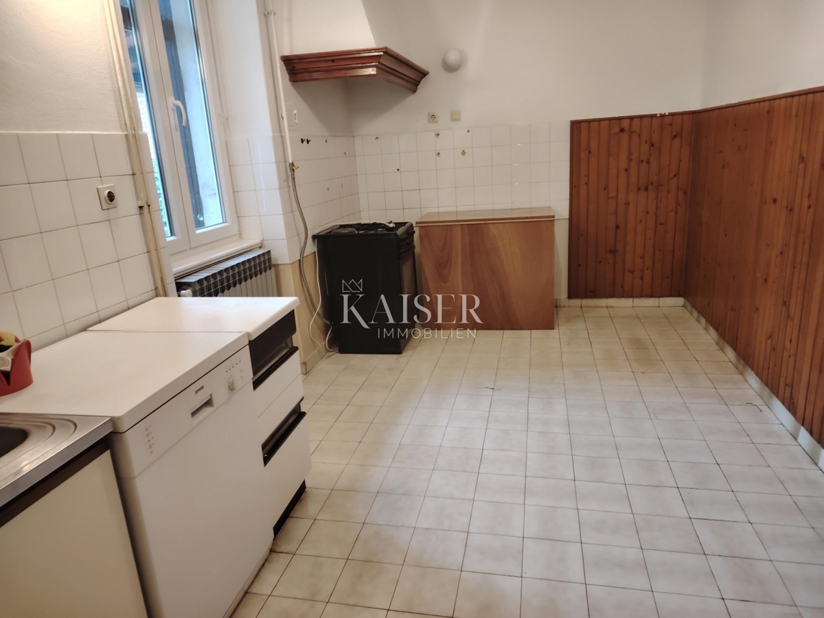 Istria. Pola. Appartamento - appartamento con tre camere da letto 74m2 più mansarda 50m2