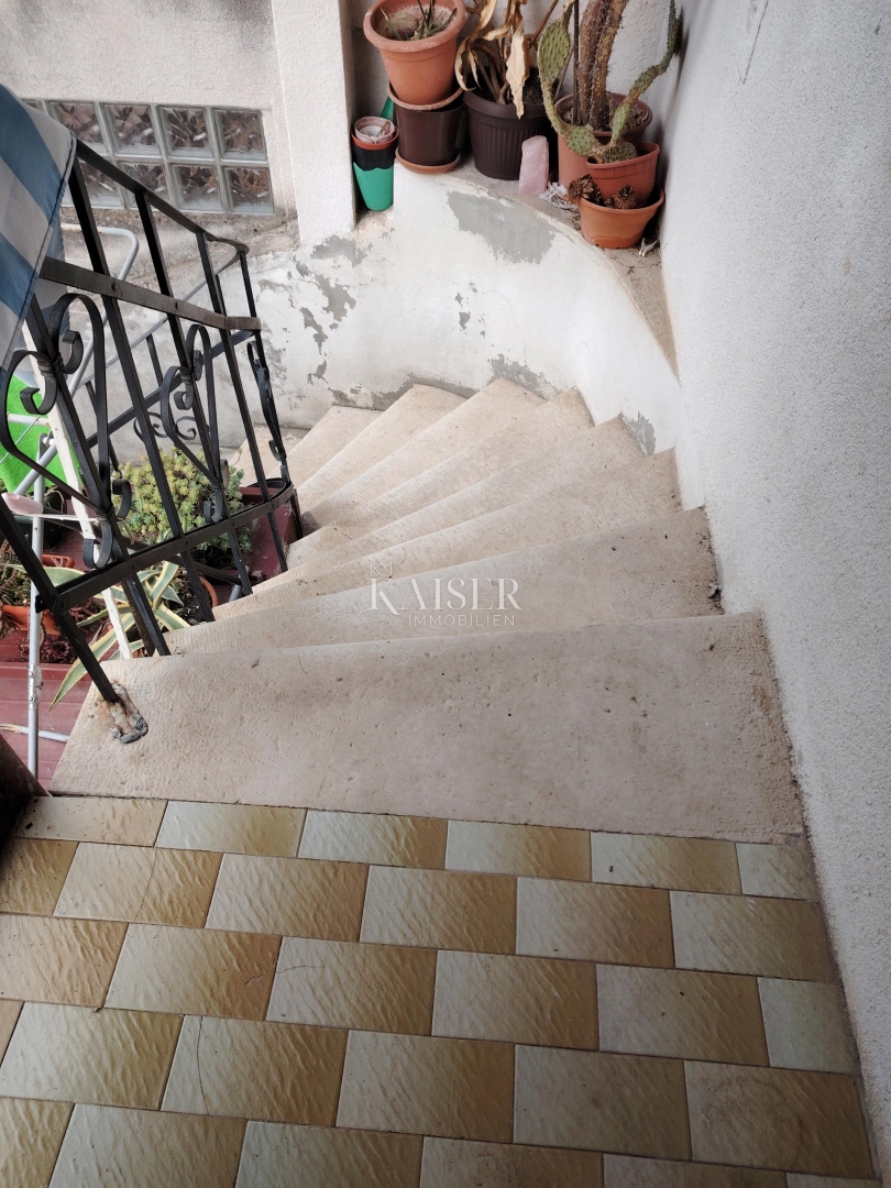 Istria. Pola. Appartamento - appartamento con tre camere da letto 74m2 più mansarda 50m2