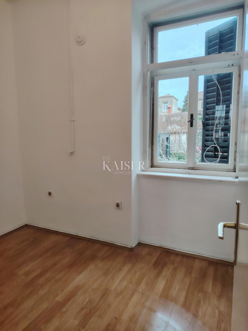 Istria. Pola. Appartamento - appartamento con tre camere da letto 74m2 più mansarda 50m2