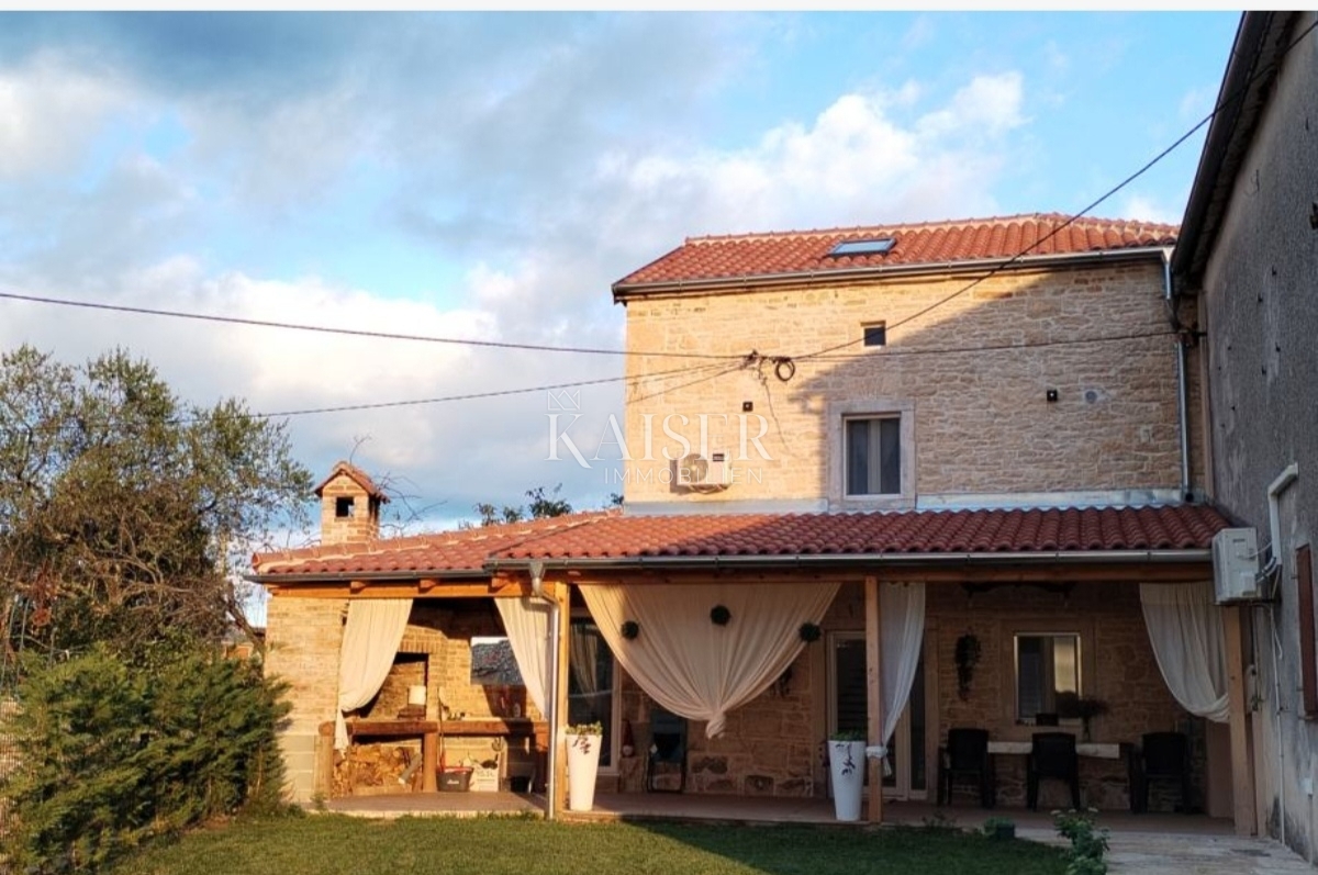 Istria, Barban - casa ristrutturata con piscina