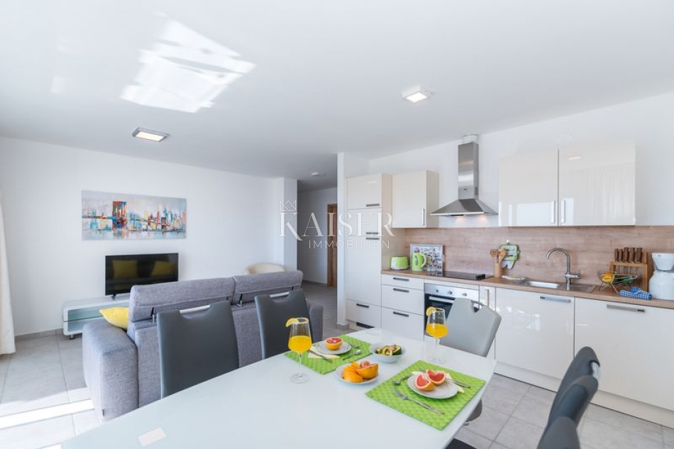 Sukošan, Zara - Moderno appartamento con due camere da letto, loggia e vista mare