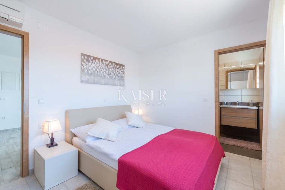 Sukošan, Zara - Moderno appartamento con due camere da letto, loggia e vista mare