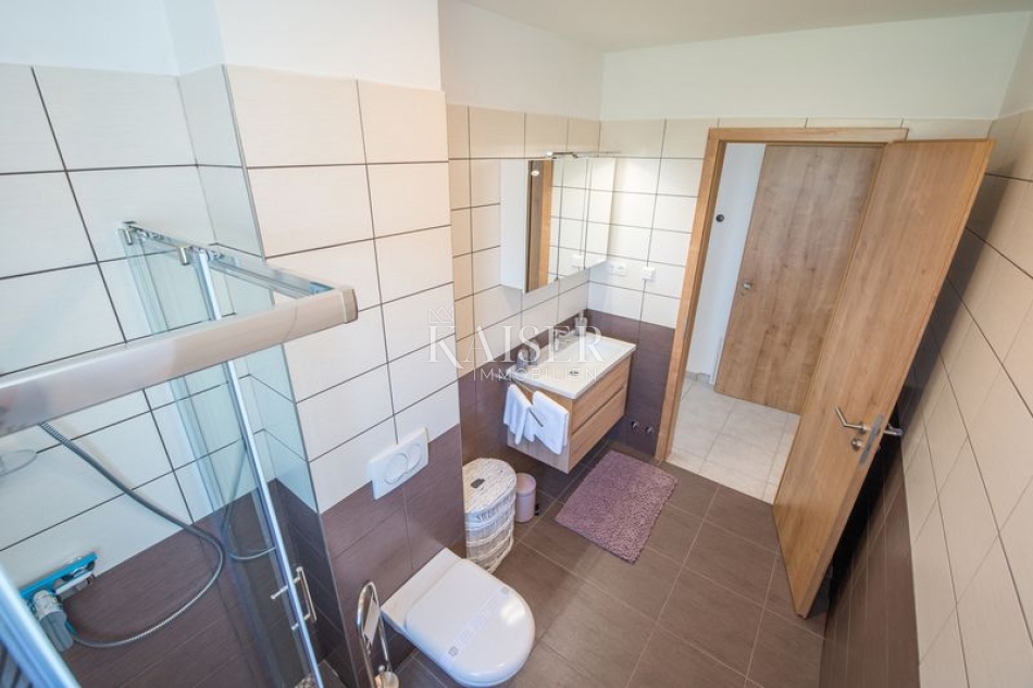 Sukošan, Zara - Moderno appartamento con due camere da letto, loggia e vista mare