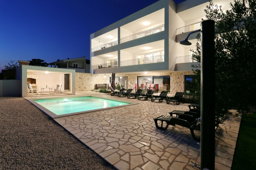 Sukošan, Zara - Moderno appartamento con due camere da letto, loggia e vista mare