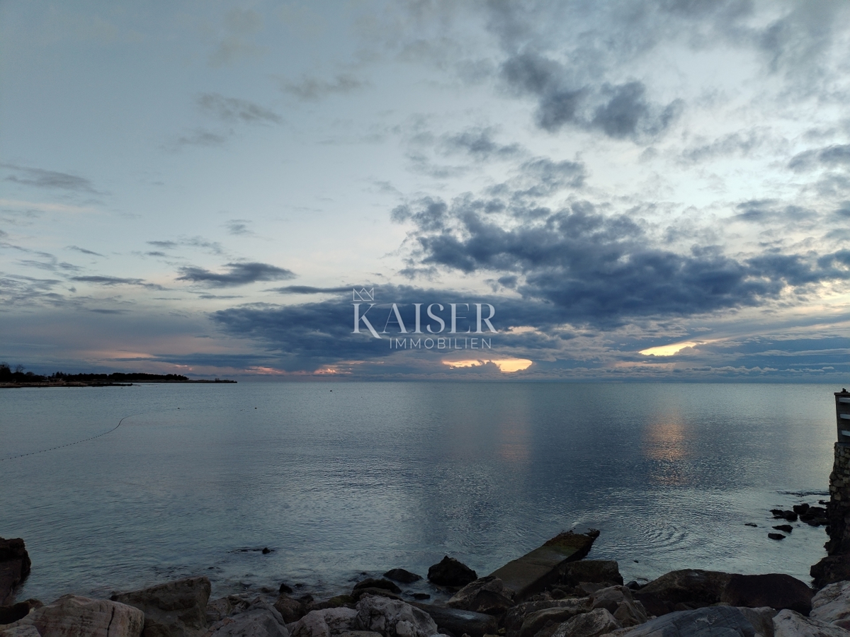 Istria, Umago, casa 75m2 prima fila al mare