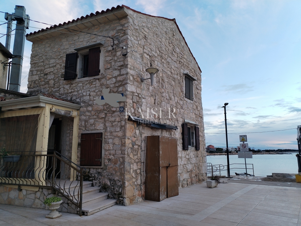 Istria, Umago, casa 75m2 prima fila al mare