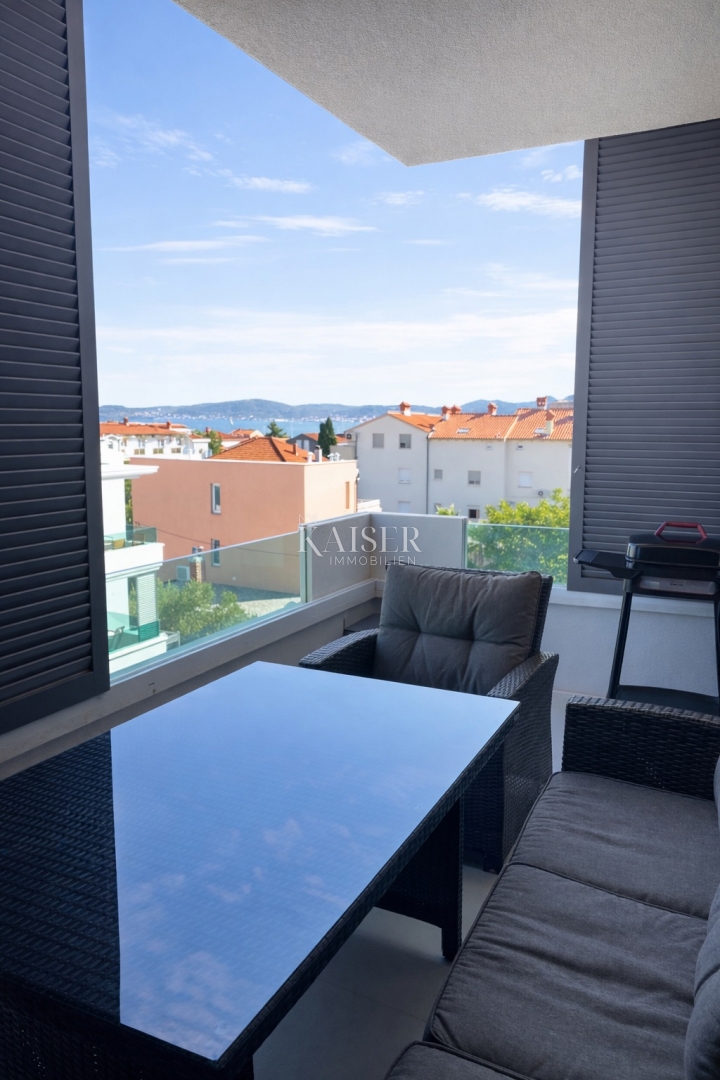 Zara–Borik | Moderno appartamento con tre camere da letto, due balconi e vista mare