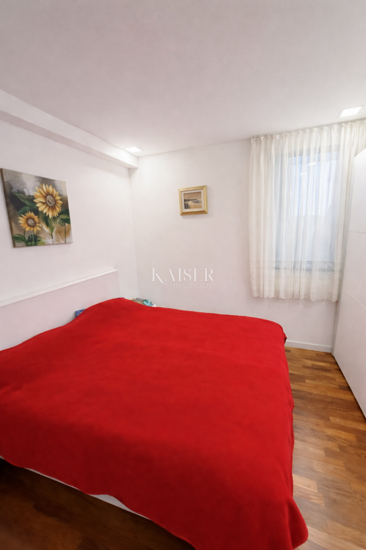 Zara–Borik | Moderno appartamento con tre camere da letto, due balconi e vista mare