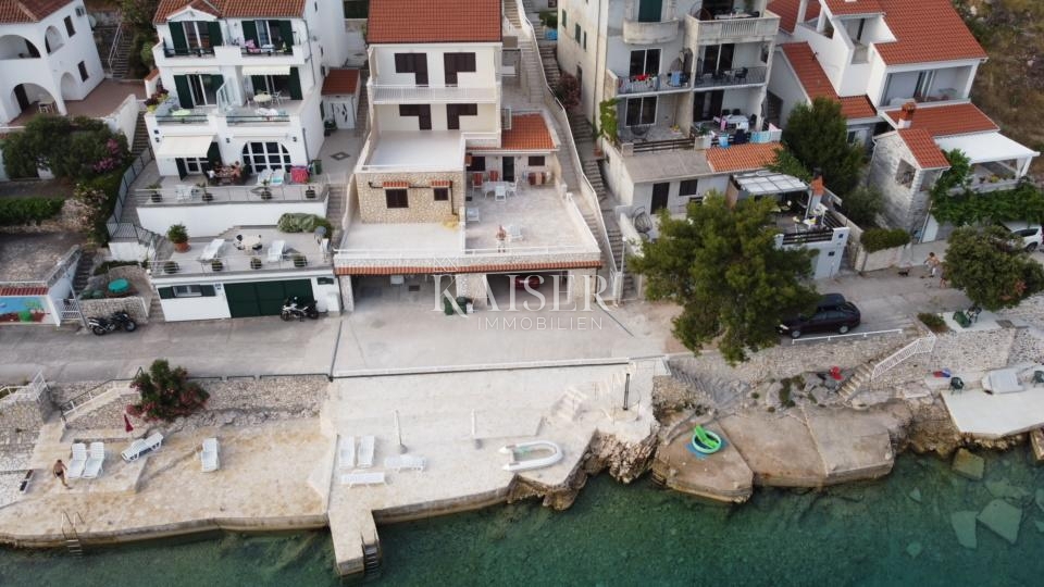 Casa sul mare vicino a Šibenik