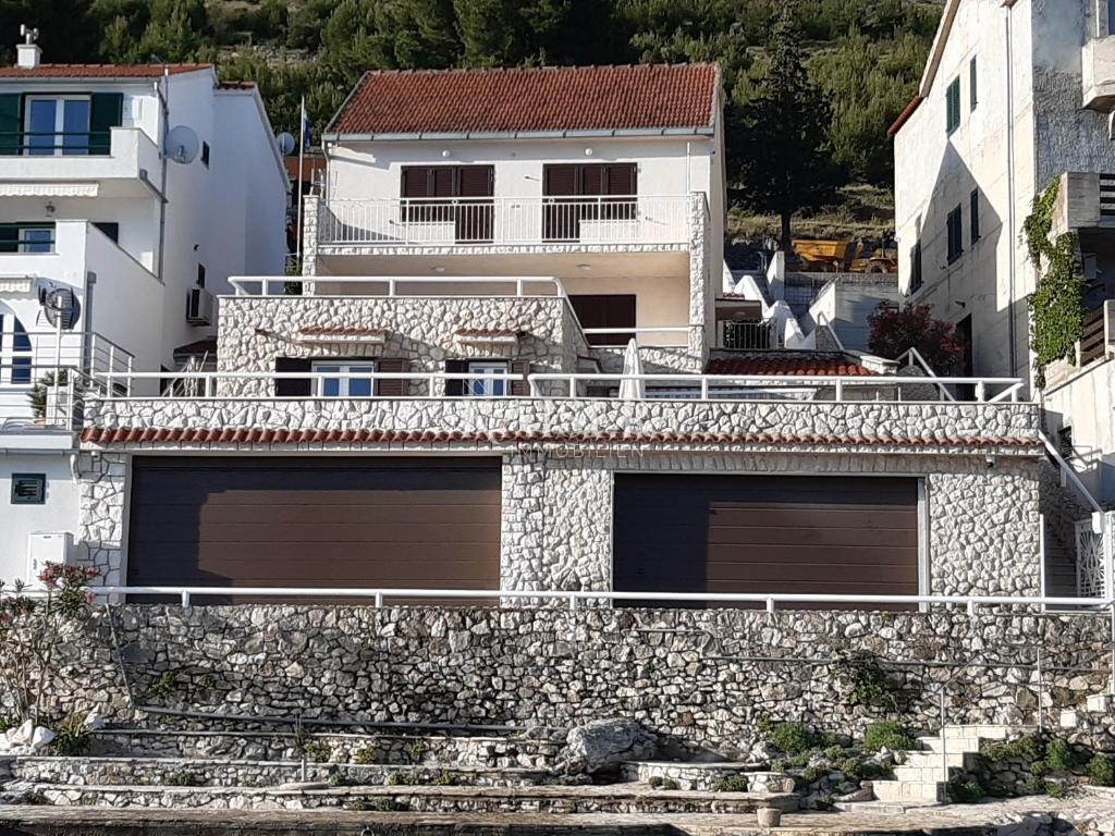 Casa sul mare vicino a Šibenik