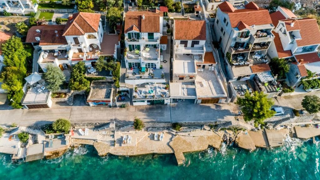 Casa sul mare vicino a Šibenik