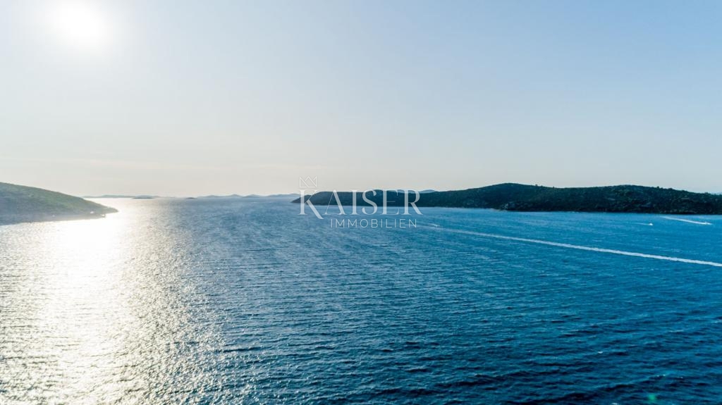 Casa sul mare vicino a Šibenik