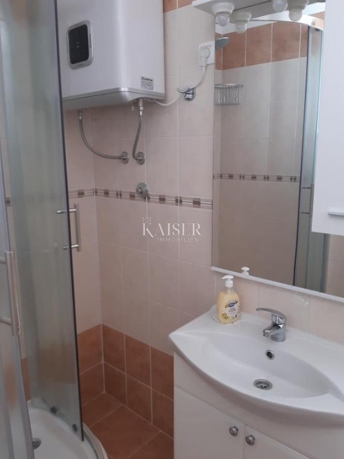 Casa sul mare vicino a Šibenik