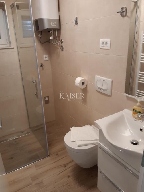 Casa sul mare vicino a Šibenik