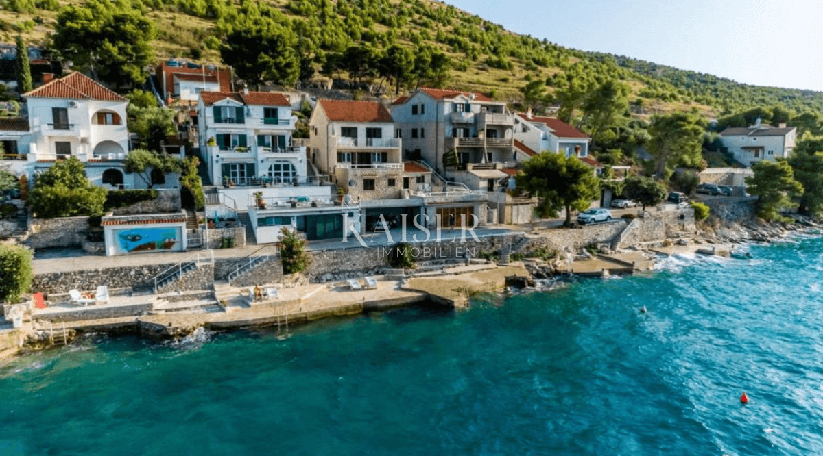 Casa sul mare vicino a Šibenik