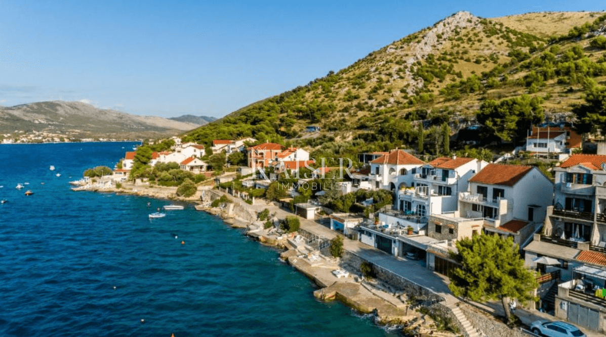 Casa sul mare vicino a Šibenik