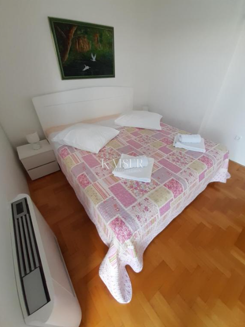 Casa sul mare vicino a Šibenik