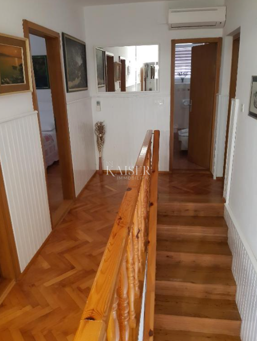 Casa sul mare vicino a Šibenik