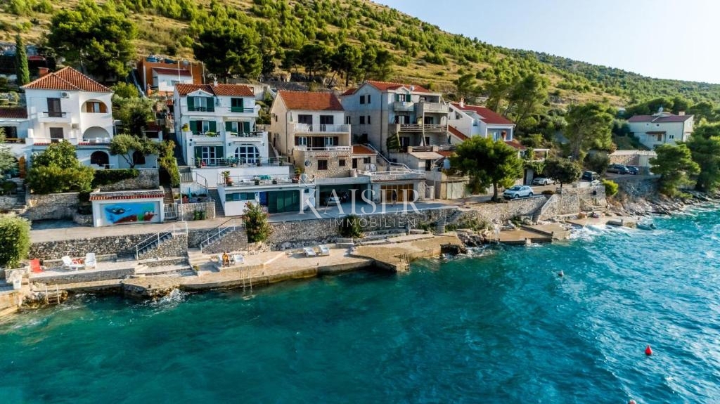 Casa sul mare vicino a Šibenik