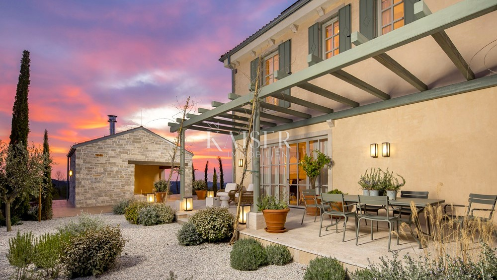 MOTOVUN, ISTRIA, LA VILLA DI LUSSO PIÙ PRESTIGIOSA DELL'ISTRIA