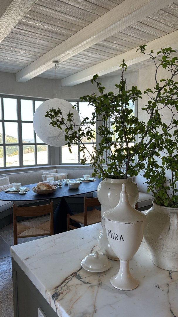 MOTOVUN, ISTRIA, LA VILLA DI LUSSO PIÙ PRESTIGIOSA DELL'ISTRIA