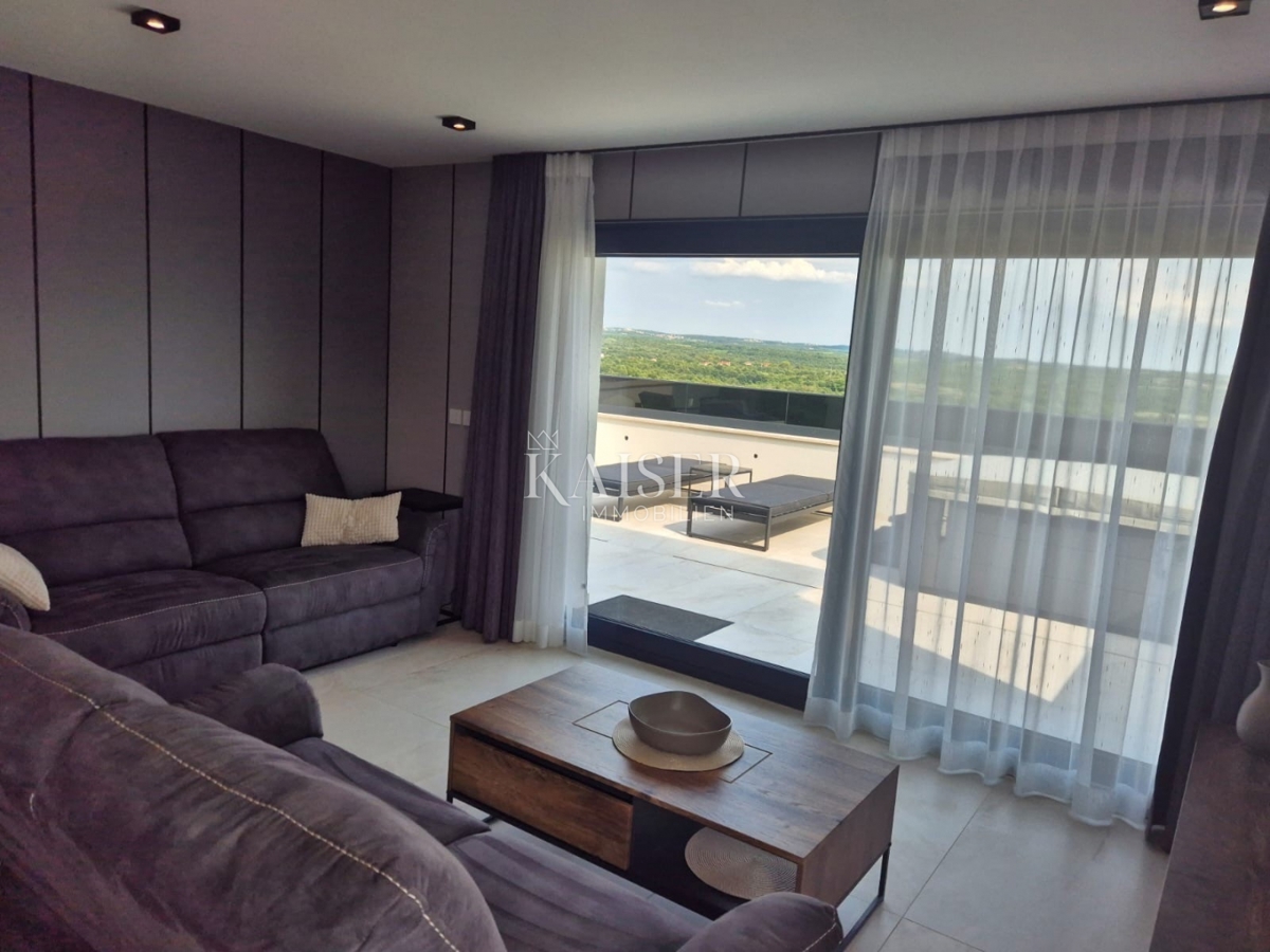 Istria - Parenzo, appartamento di lusso con vista mare e ascensore