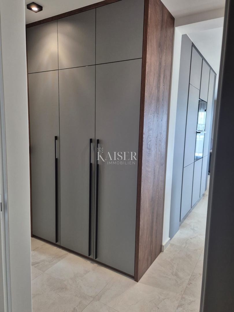 Istria - Parenzo, appartamento di lusso con vista mare e ascensore