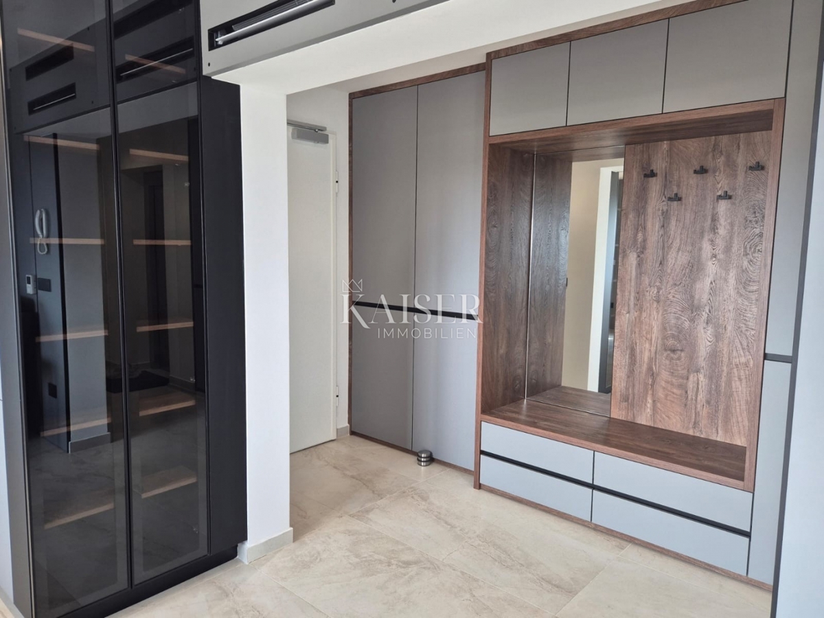 Istria - Parenzo, appartamento di lusso con vista mare e ascensore