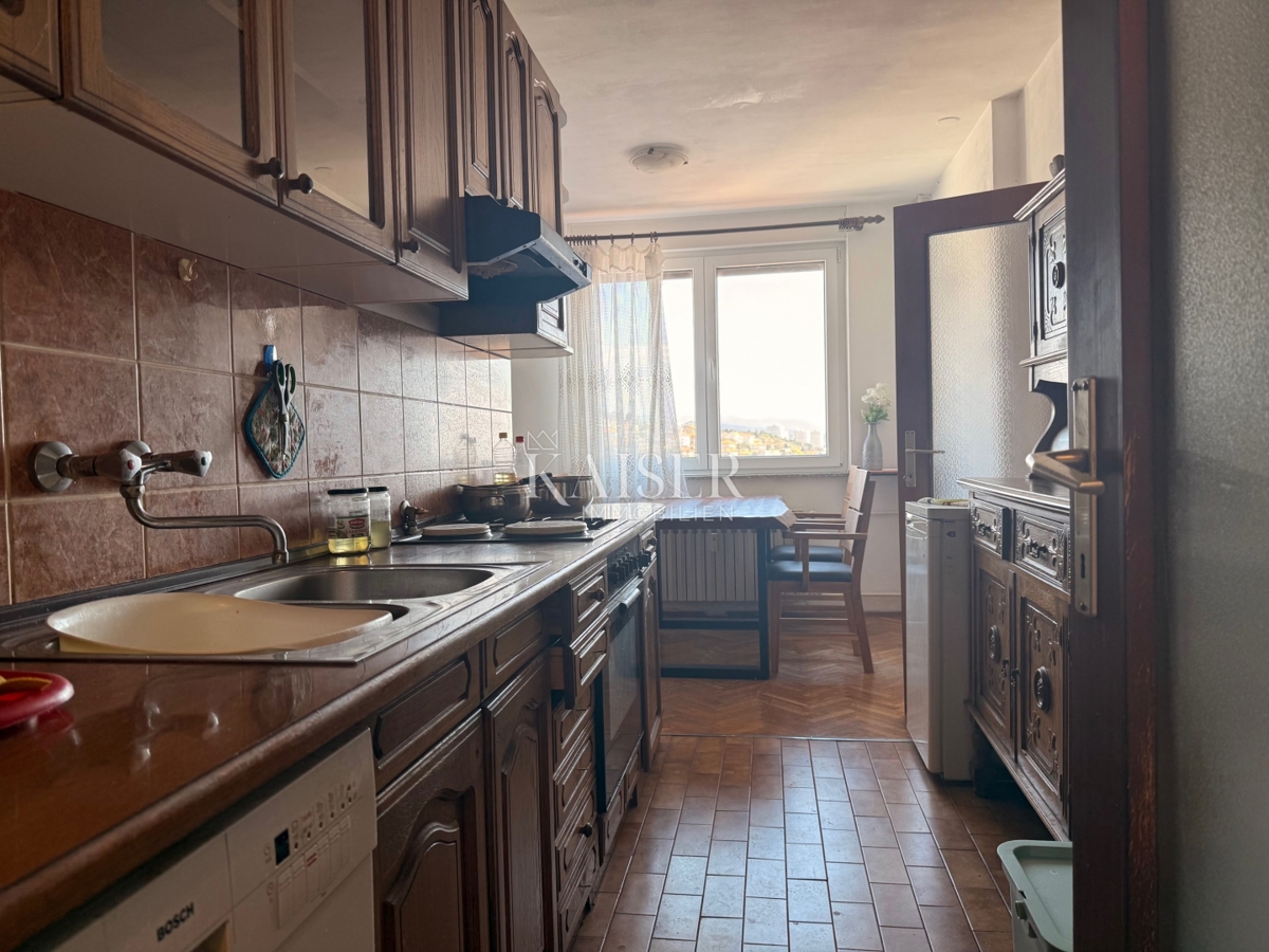 Rijek, Kozala - Appartamento con 2 camere da letto + soggiorno con vista mare