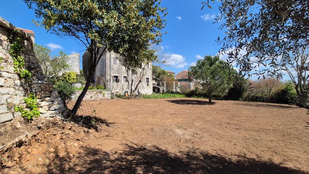 Istria - Lovreč, un'affascinante casa in pietra con vista mare